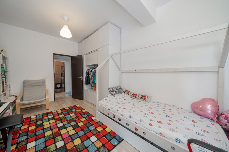 Brancoveanu, etaj 1/3, decomandat, bloc nou, ready to move in