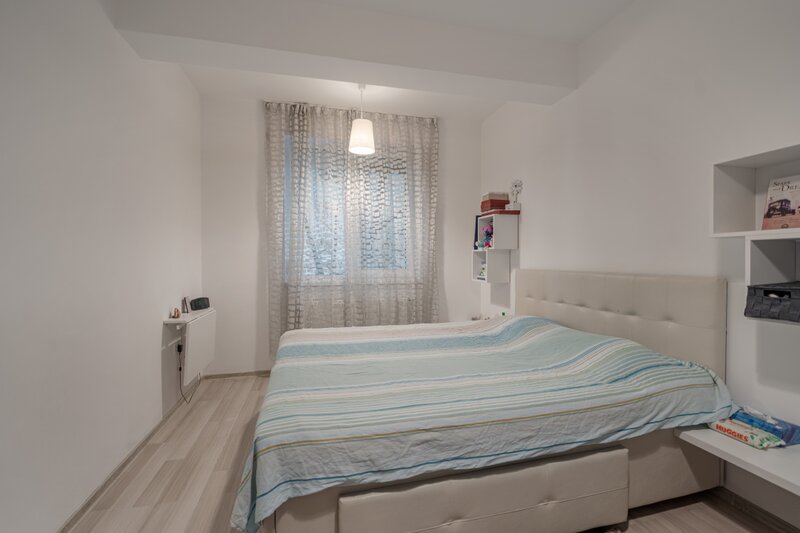 Brancoveanu, etaj 1/3, decomandat, bloc nou, ready to move in