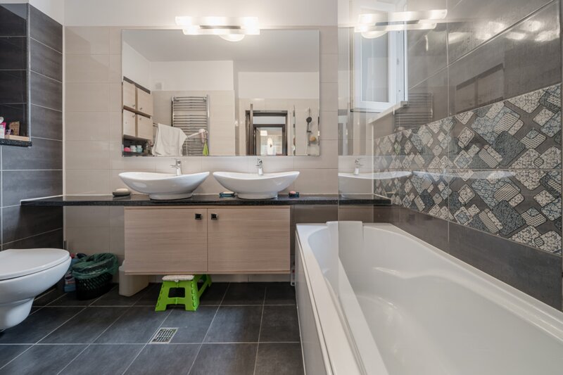 Brancoveanu, etaj 1/3, decomandat, bloc nou, ready to move in